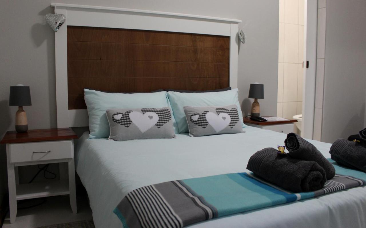 Tranquility Self Catering Hotel Lüderitz Buitenkant foto