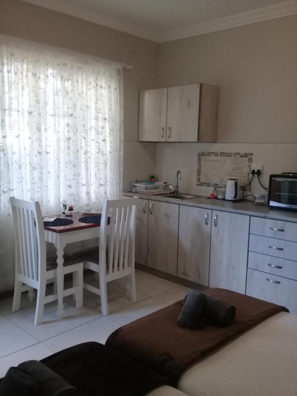 Tranquility Self Catering Hotel Lüderitz Buitenkant foto