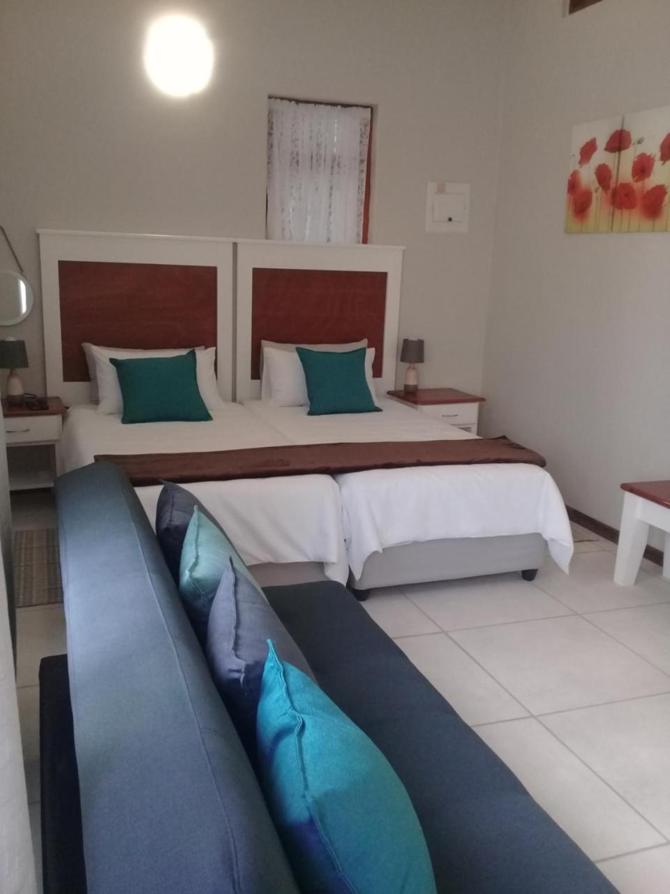 Tranquility Self Catering Hotel Lüderitz Buitenkant foto