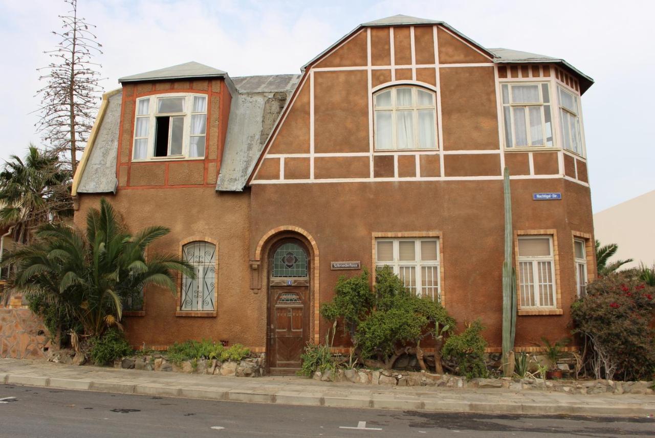 Tranquility Self Catering Hotel Lüderitz Buitenkant foto