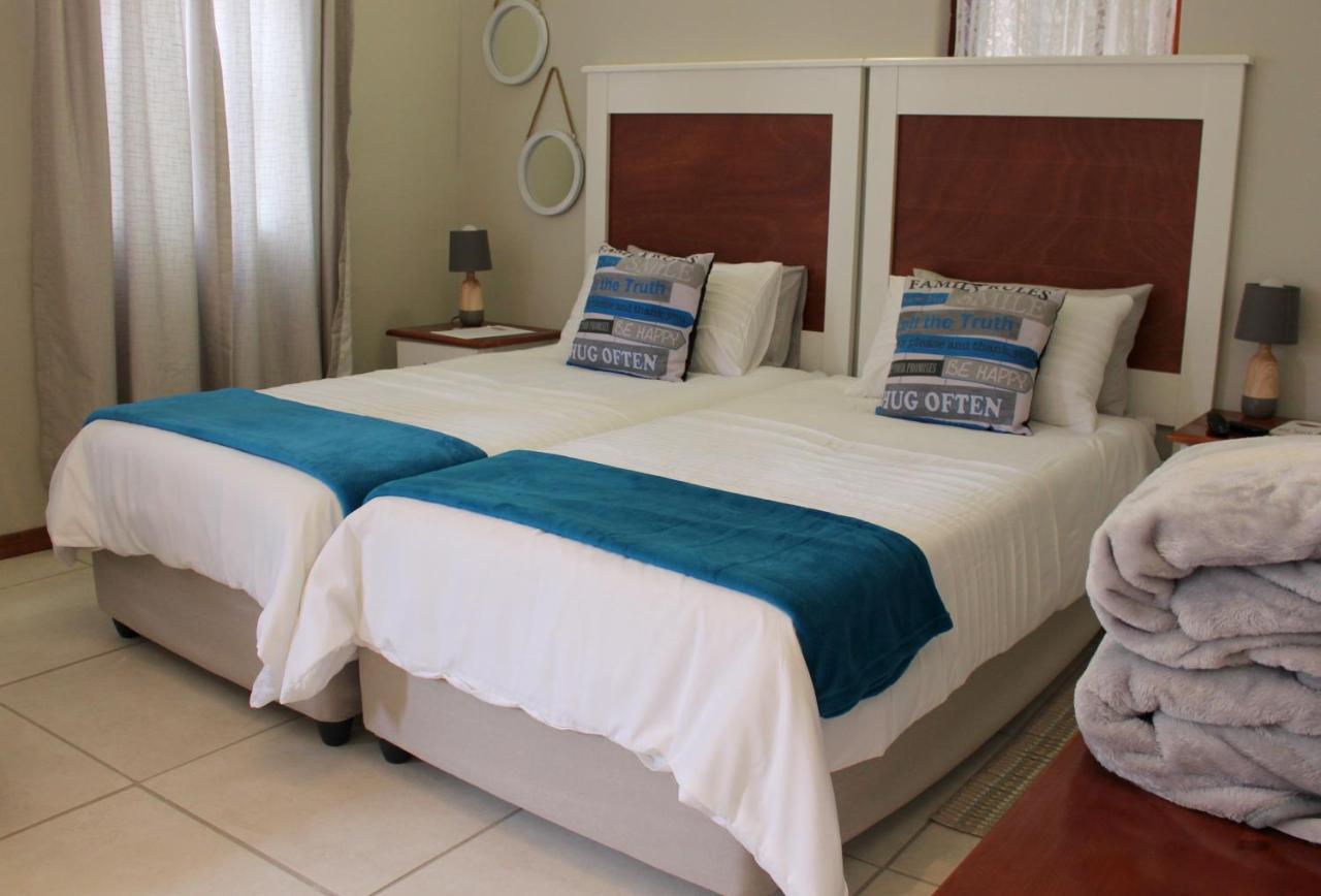 Tranquility Self Catering Hotel Lüderitz Buitenkant foto