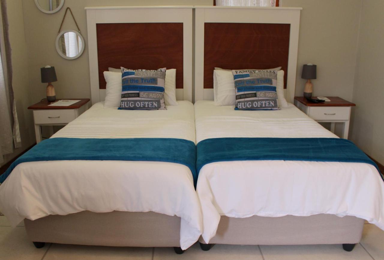 Tranquility Self Catering Hotel Lüderitz Buitenkant foto