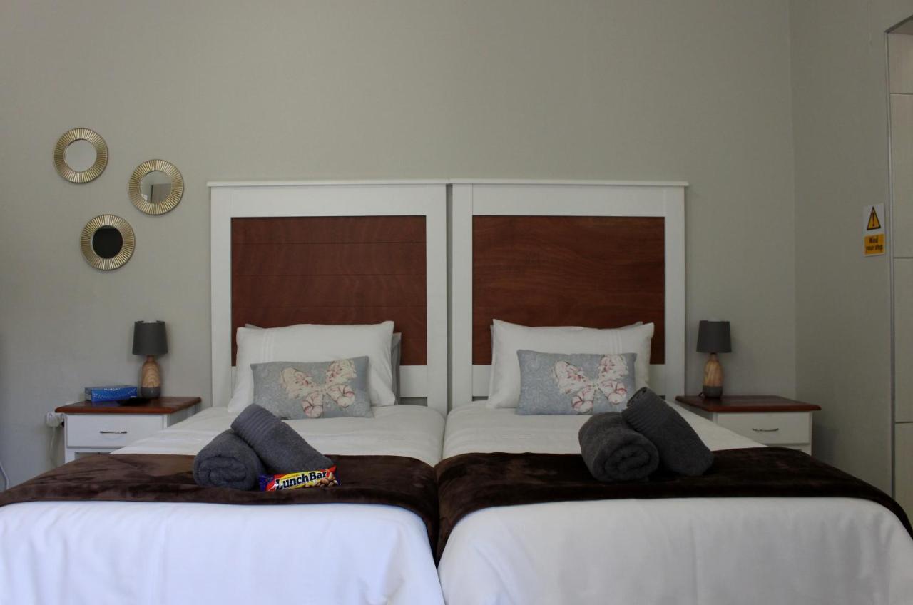 Tranquility Self Catering Hotel Lüderitz Buitenkant foto